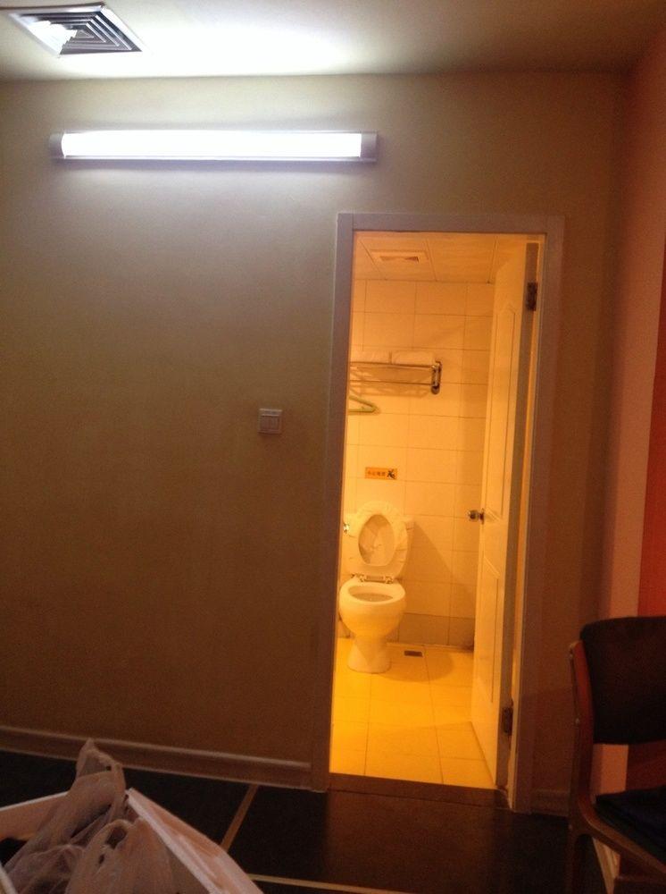 Home Inn Dalian Development Zone Light Railway Station Bagian luar foto