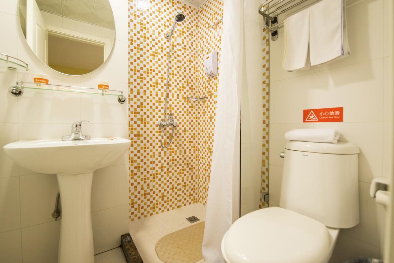 Home Inn Dalian Development Zone Light Railway Station Bagian luar foto