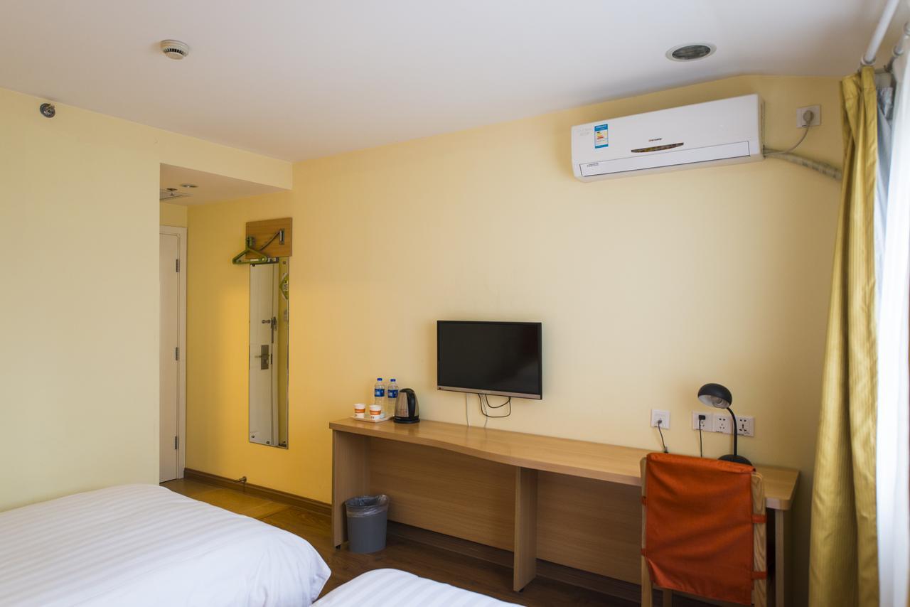 Home Inn Dalian Development Zone Light Railway Station Bagian luar foto
