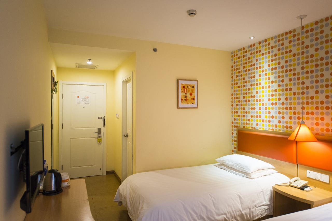 Home Inn Dalian Development Zone Light Railway Station Bagian luar foto