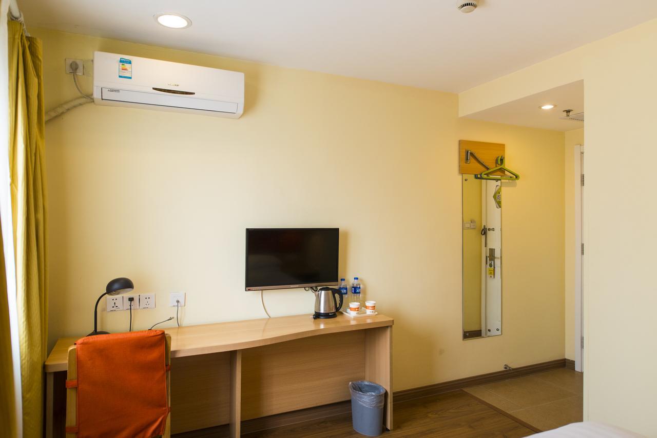 Home Inn Dalian Development Zone Light Railway Station Bagian luar foto