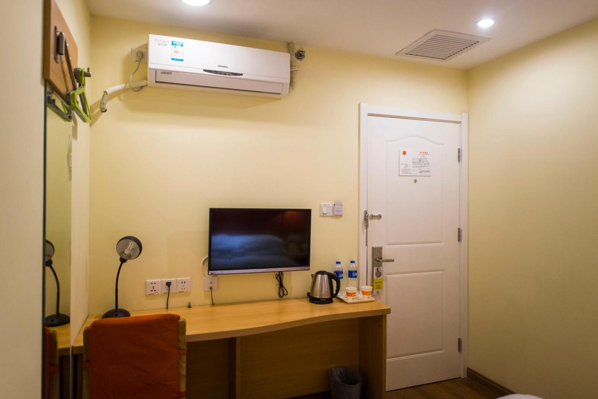 Home Inn Dalian Development Zone Light Railway Station Bagian luar foto