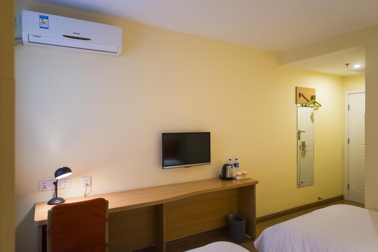 Home Inn Dalian Development Zone Light Railway Station Bagian luar foto